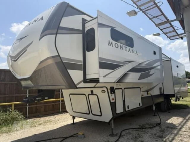 2020 KEYSTONE RV CO MONTANA 3813MS